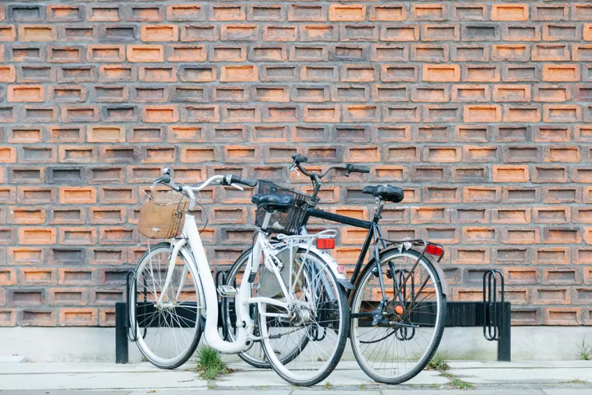 Stojak na rower to nie tylko kwestia wygody, ale i bezpieczeństwa Stojak na rowery