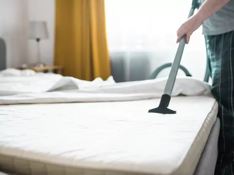 Jak i czym czyścić materac?