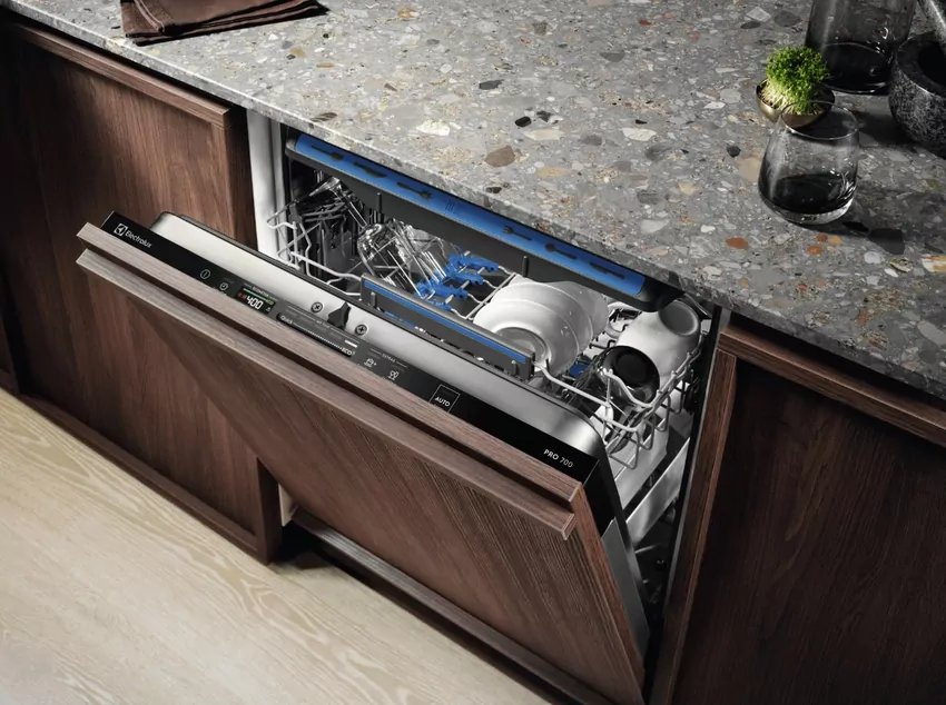 Korzystaj z trybu Auto w zmywarce Electrolux – urządzenie samo dobierze optymalne parametry mycia Zmywarka