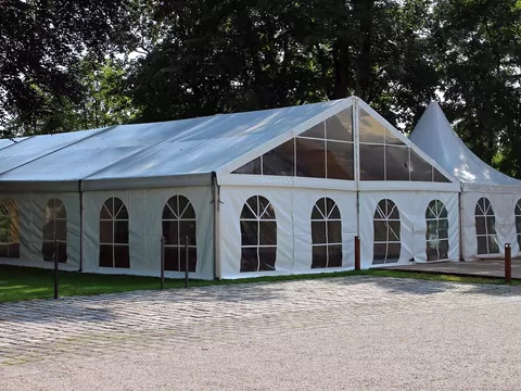 Namioty transparentne