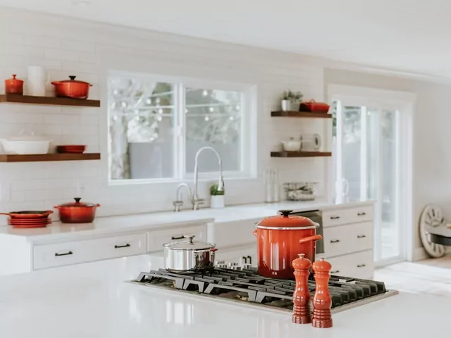 Jak zaaranżować małą kuchnię?