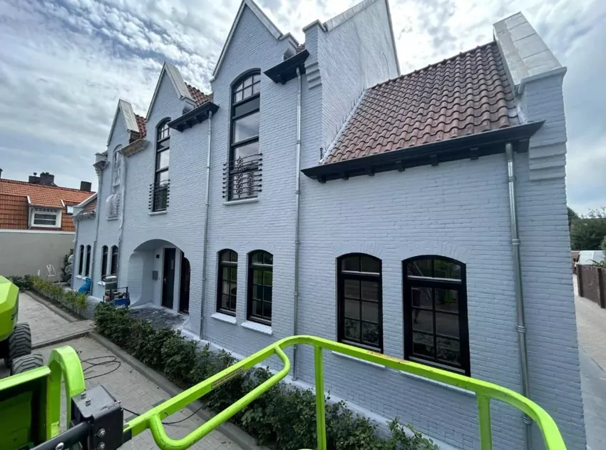 Cienkowarstwowa izolacja termiczna - realizacja elewacji struktura cegły Cienkowarstwowa izolacja termiczna - realizacja elewacji struktura cegły