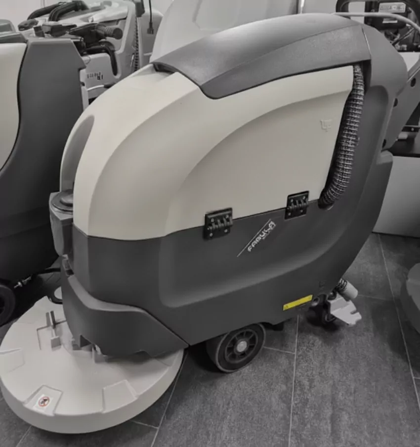 maszyna czyszcząca do mycia podłóg