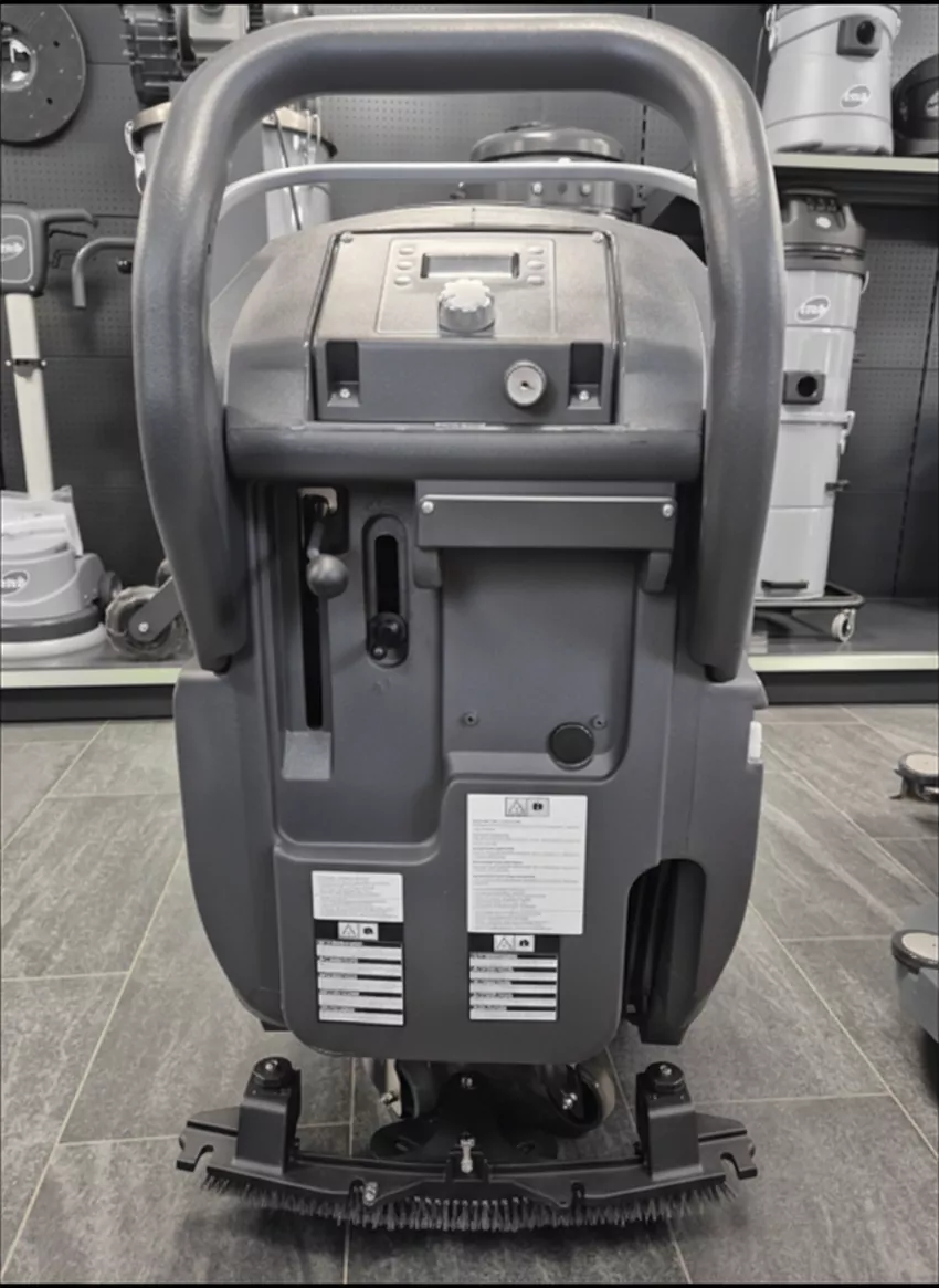 maszyna czyszcząca do mycia podłóg