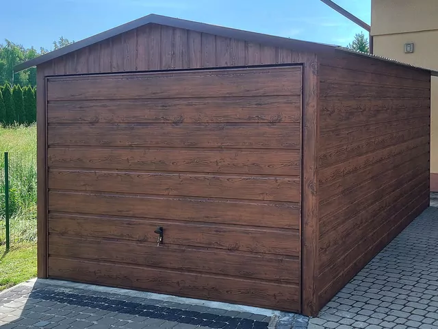 Garaż blaszany na działkę