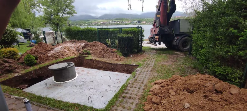 Zlecaj montaż profesjonalnej ekipie z doświadczeniem Szamba betonowe Kamal-Bet