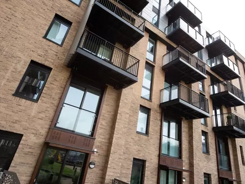 Co wpływa na dostępność mieszkań?