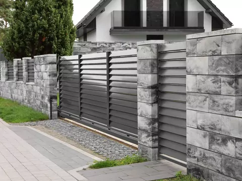 Konserwacja ogrodzenia z bloczków betonowych