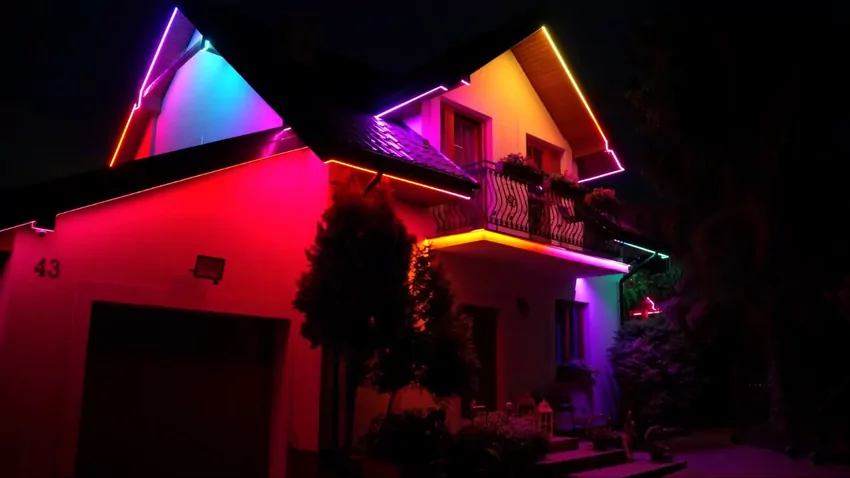 Kolorowe oświetlenie elewacji