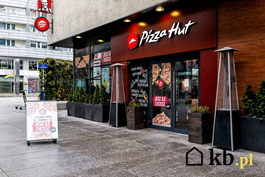 Pizza Hut z zewnątrz