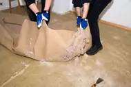 Cennik demontażu wykładzin: ile kosztuje zerwanie linoleum?