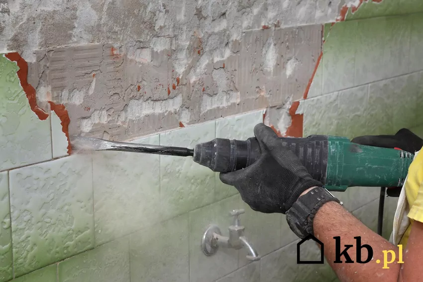 Cenniki usługi skuwania płytek ze ścian Skuwanie starych płytek ze ścian