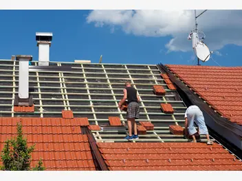 Fotografia ilustrująca cennik membrany dachowej 2024 w ponad 300 miastach