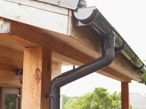 Ilustracja dla montaż rynien pcv