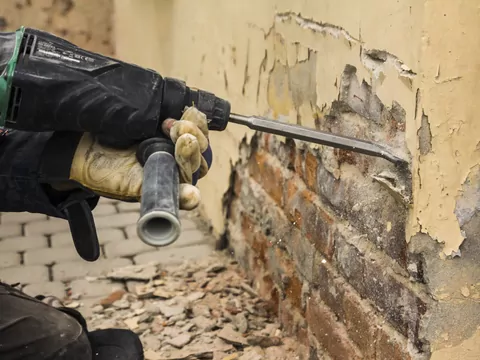 Ilustracja dla skuwanie tynku