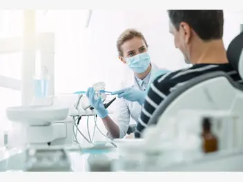 Fotografia ilustrująca cena wizyty u dentysty w ponad 160 miastach w polsce