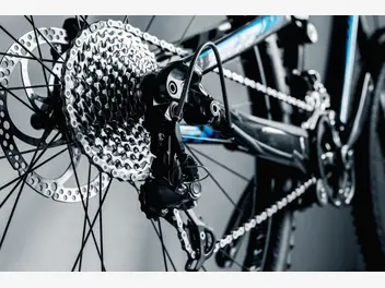 Fotografia ilustrująca ceny za naprawę gwintu suportu w rowerze w ponad 160 miastach w polsce