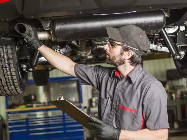 Ilustracja dla wymiana tłumika końcowego