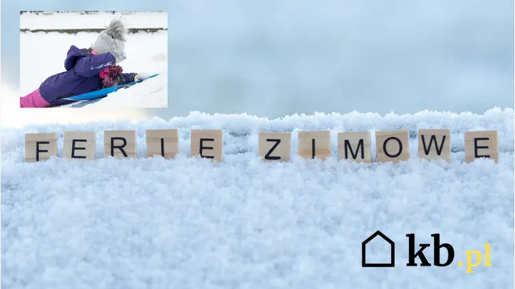 Napis "ferie zimowe" i dziecko bawiące się w śniegu