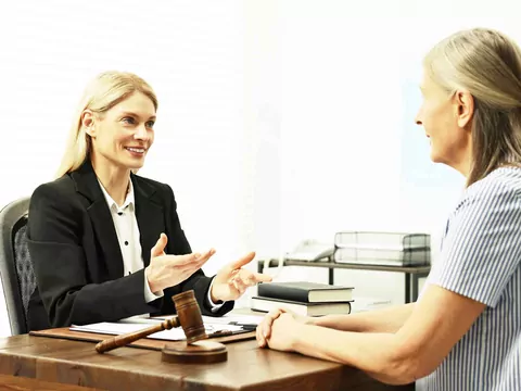 Czy komornik może ściągać dług z rodziny?