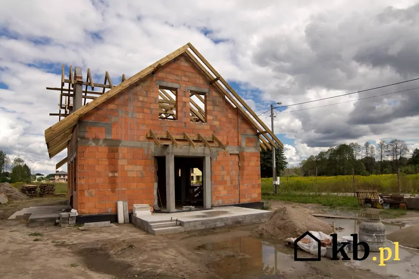 Dom w stanie surowym