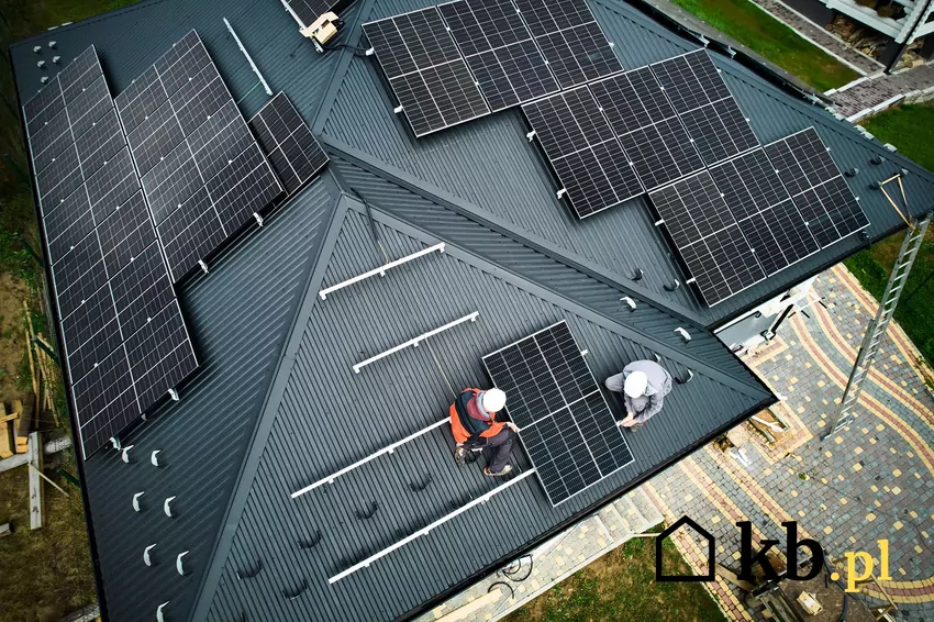 Instalacje PV są coraz popularniejsze, ale nie każdy użytkownik przestrzega przepisów Montaż instalacji fotowltaicznej na dachu