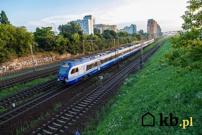 Pociąg PKP Intercity w ruchu