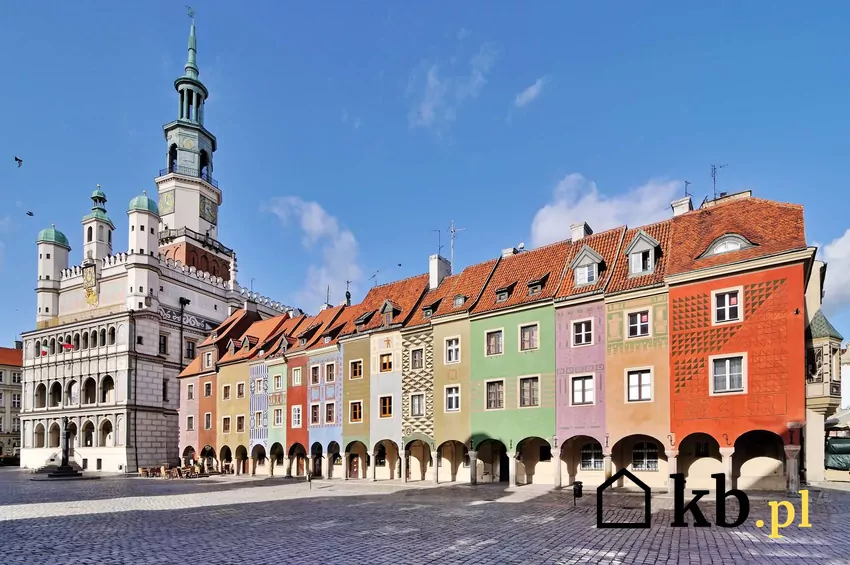 Poznań Rynek, oczekiwanie na teatr