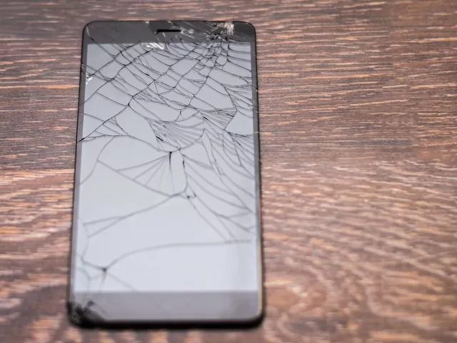 Koszty naprawy uszkodzonego telefonu komórkowego