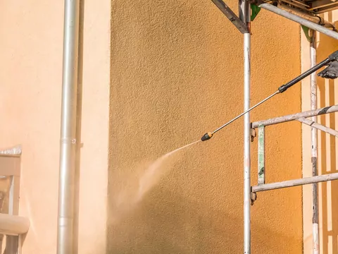 Jak wyczyścić elewację  w domu?