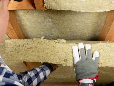 Porównanie styropianu i wełny mineralnej