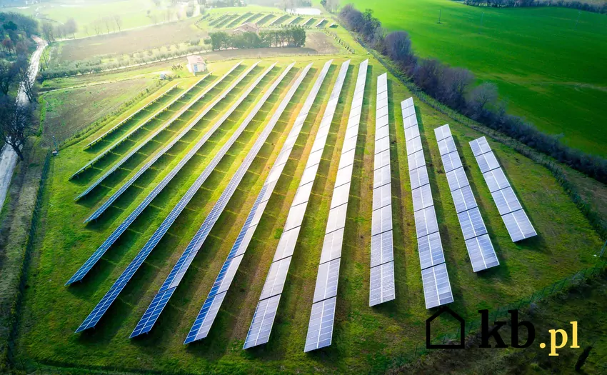 Spowolniony przyrost nowych instalacji może być spowodowany nasyceniem rynku mikrofarma PV na gruncie