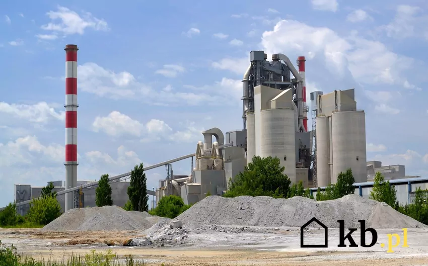 Przemysł energochłonny, w tym produkcja cementu, stoi przed wyzwaniem dekarbonizacji. Technologie wychwytywania i przechowywania CO₂ (CCS) będą kluczowe dla dalszego funkcjonowania branż, które nie mogą całkowicie wyeliminować emisji dwutlenku węgla. cementownia