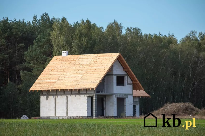 Domy z poddaszem od kilku lat cieszą się ogromną popularnością budowa domu z poddaszem