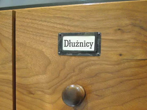 Co zrobić, kiedy komornik zajmie wspólne konto?