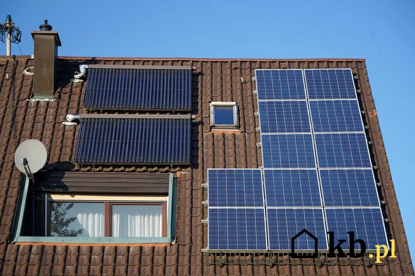 Panele fotowoltaiczne i panele słoneczne na jednym dachu Połączenie dwóch technik wykorzystania energii słonecznej daje pozytywne efekty