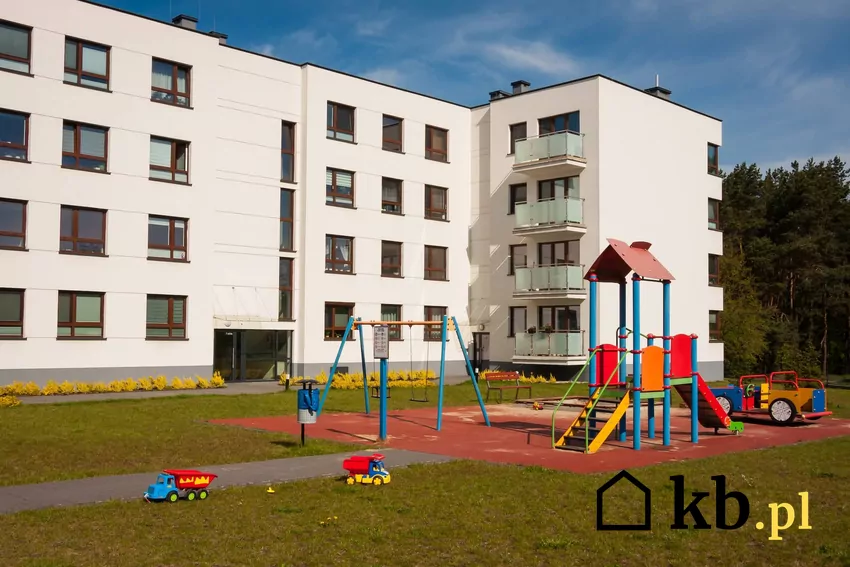 Mieszkańcy osiedla nie chcieli, aby na ich placu zabaw bawiły się dzieci z okolicznych budynków nowe osiedle, plac zabaw