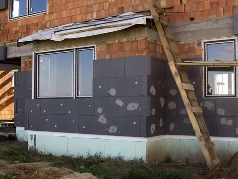 Grubość termoizolacji na ściany zewnętrzne