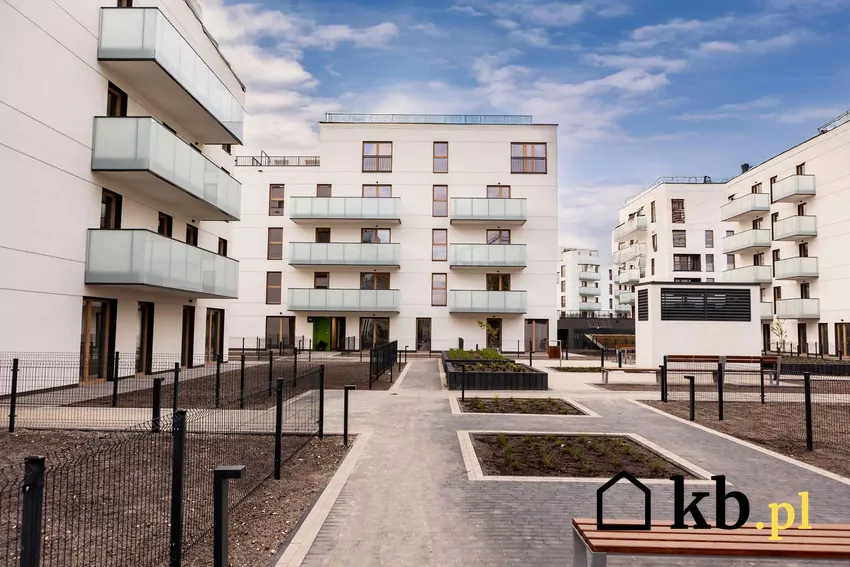 Nowoczesny apartament w centrum miasta daje wiele możliwości Widok na nowoczesny apartamentowiec