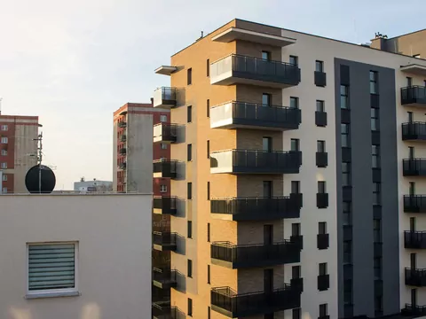 Mieszkanie w bloku z wielkiej płyty czy apartament