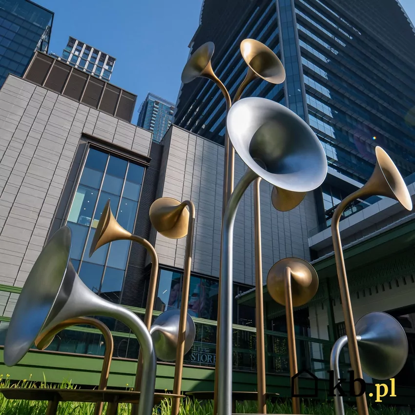 Kultura i sztuka – w kompleksie znajduje się trasa „Art Loop”, gdzie można podziwiać instalacje artystyczne światowej sławy twórców, fot. One Bangkok instalacje artystyczne