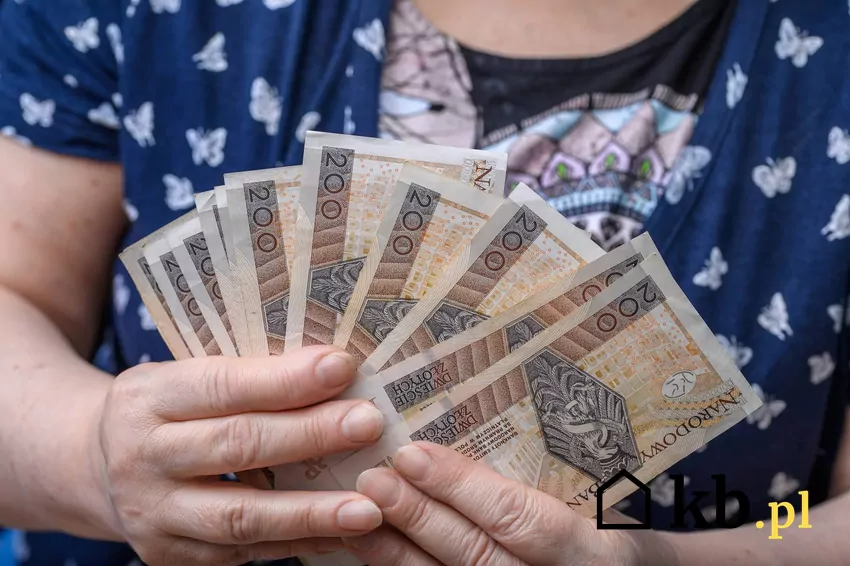 Żadna prawdziwa instytucja (policja, prokuratura) nie prosi telefonicznie o gotówkę Gotówka