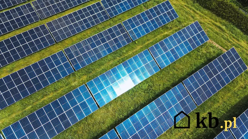 farma fotowoltaiczna z lotu ptaka