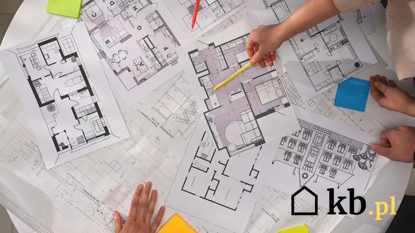Nawet jeżeli miejscowy plan nie zabrania budowy, to teren może ograniczyć wybór projektu i technologii architekci wybierają projekt domu