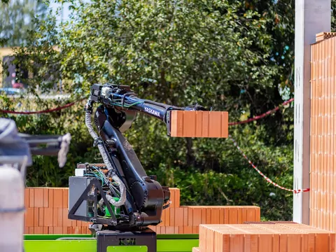 Pierwszy w Europie robot murujący