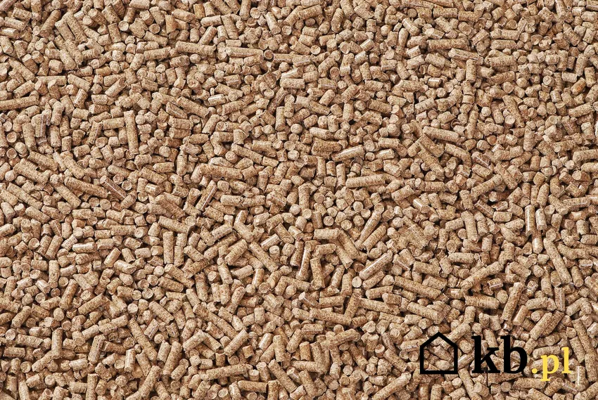 Pan Radek sam produkuje pellet, ale ostrzega, że jest to czasochłonne zadanie pellet drzewny luzem