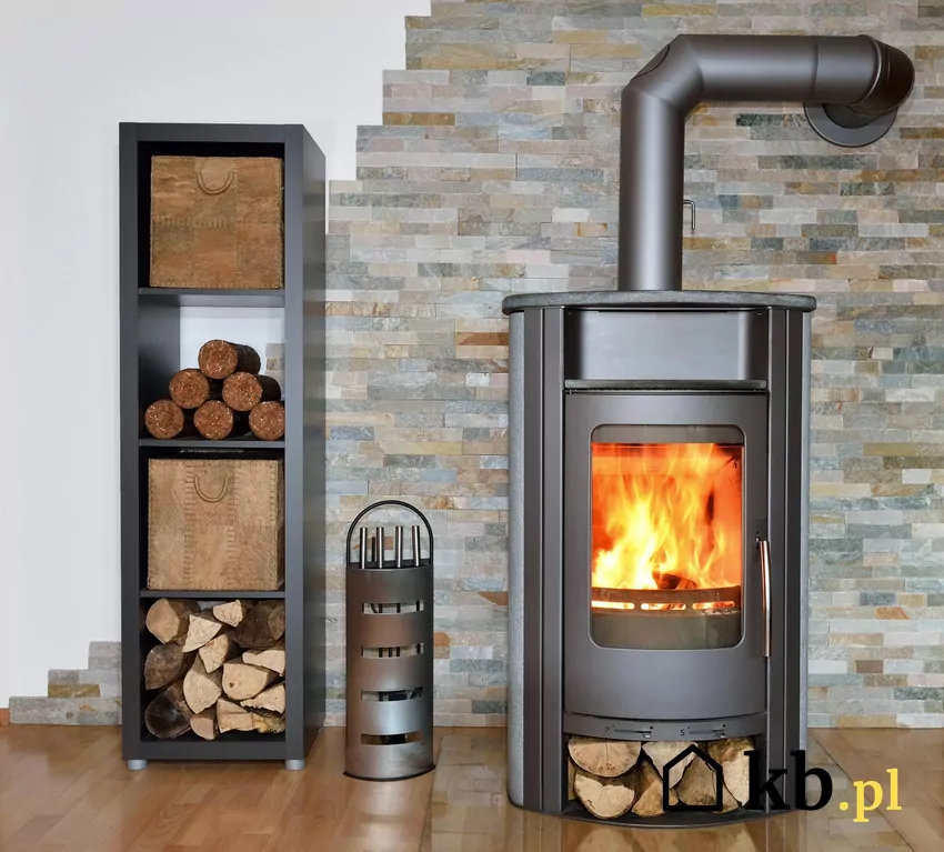 Długość drewna kominkowego powinna być odpowiednia do długości paleniska