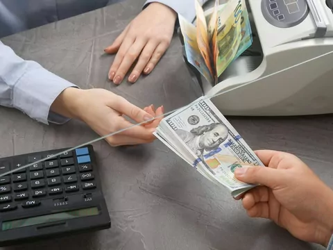 Czy wszędzie można płacić gotówką?