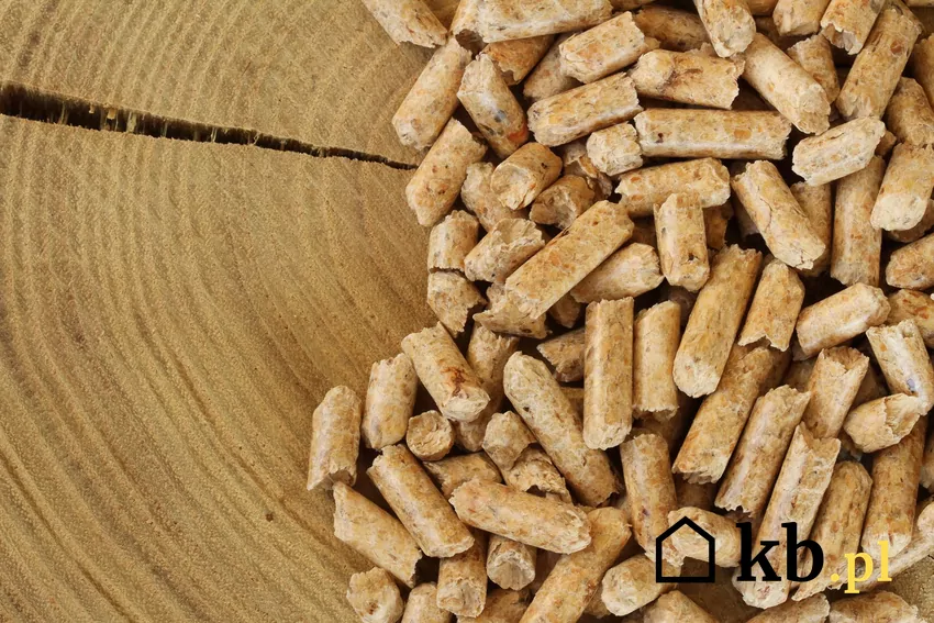 Do produkcji wysokiej klasy pelletu używa się czystego drewna bez kory i zanieczyszczeń