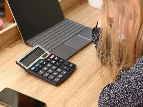 Lokatorzy zalegają im 80 tysięcy złotych